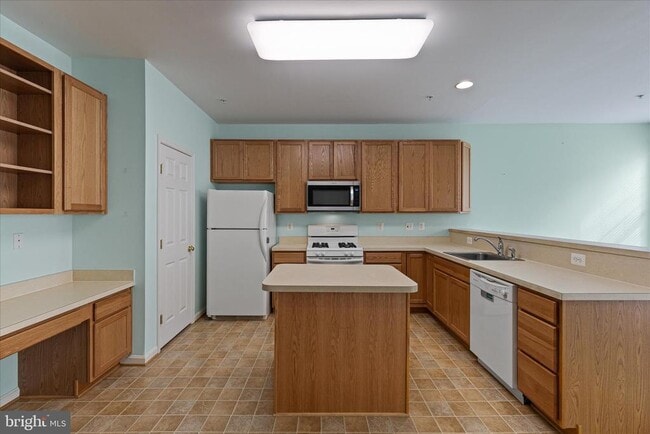 Building Photo - 22742 Bayside Way