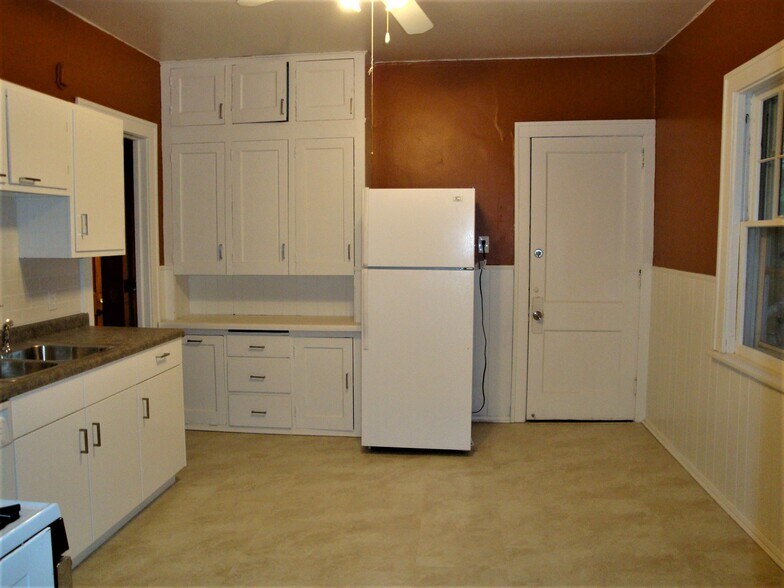 Building Photo - 3823 Blaisdell Ave