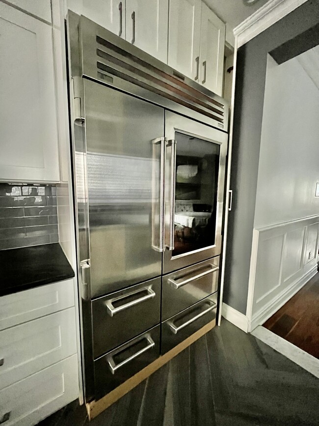 Building Photo - 22 Ludlam Pl
