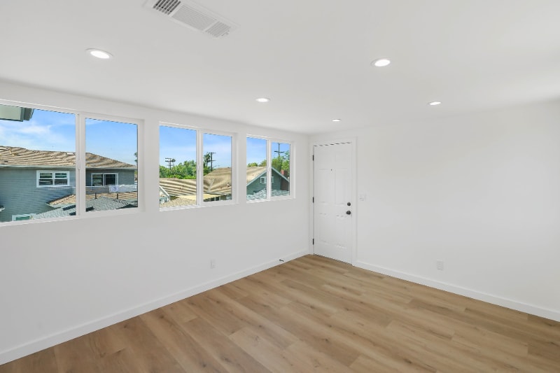 Building Photo - 510 E Palmer Ave