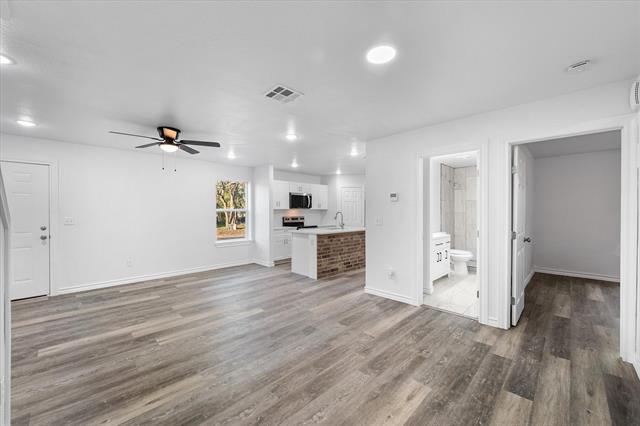 Building Photo - 2004 W 2nd Ave