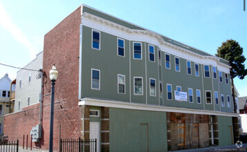 Building Photo - 1406 Stratford Ave