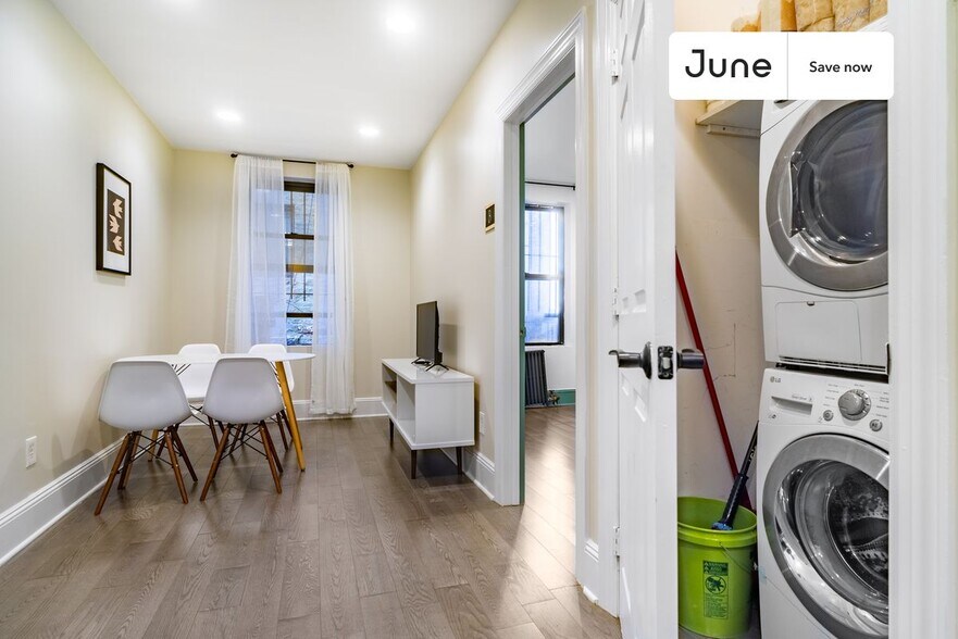 Building Photo - 345 E 21st St