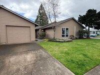 Building Photo - r286