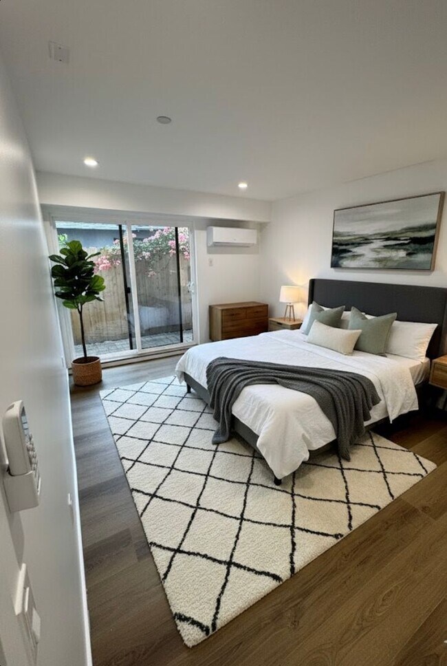 Building Photo - 5506 Barton Ave