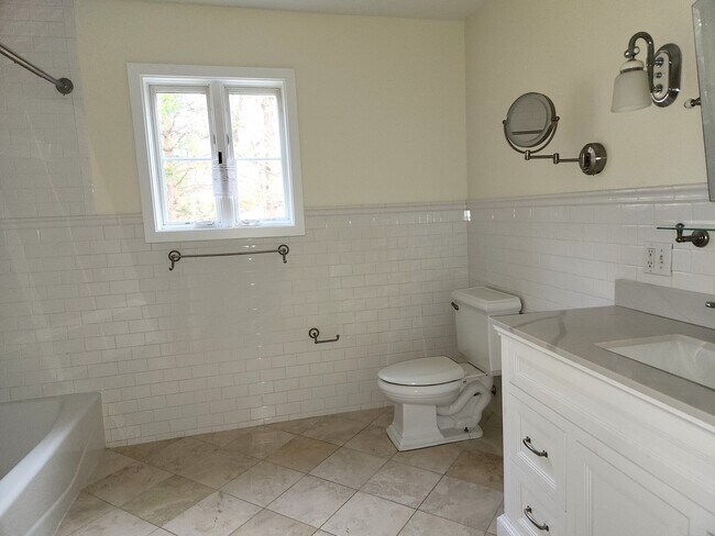 Building Photo - 157 Ball Pond Rd