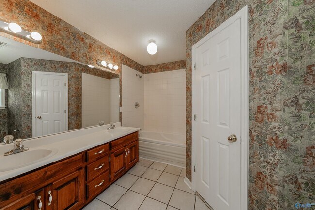 Building Photo - 117 Claytor Ln
