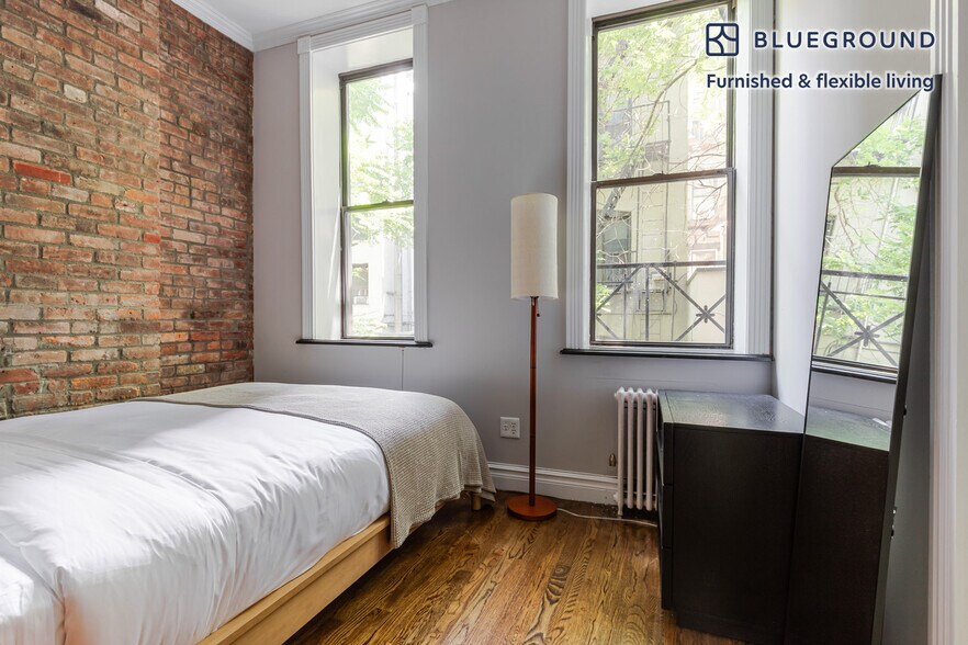 Building Photo - 248 Mott St