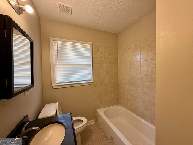 Building Photo - 2913 Horse Shoe Dr