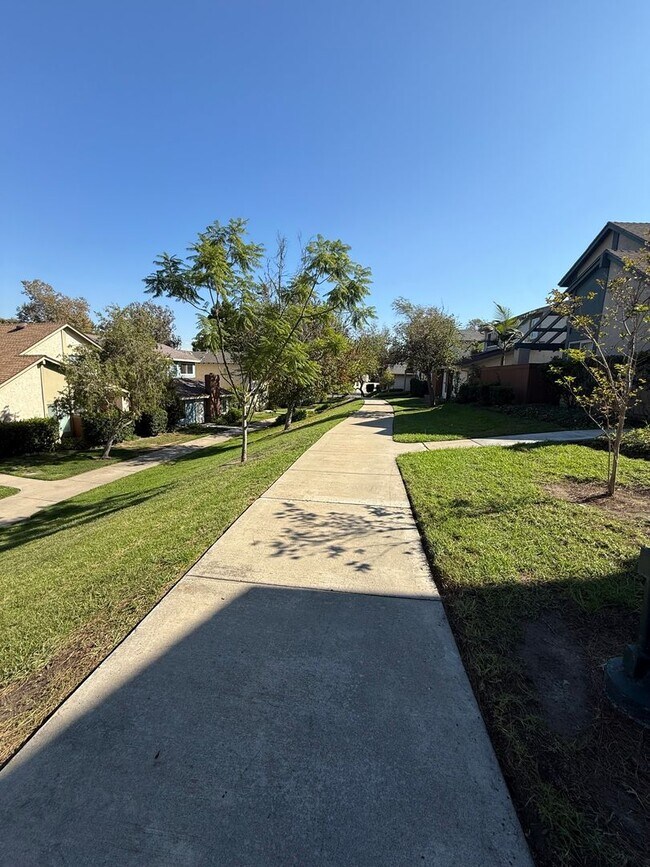 Building Photo - Gorgeous and Upgraded 4 Bed, 2.5 Bath Two-...