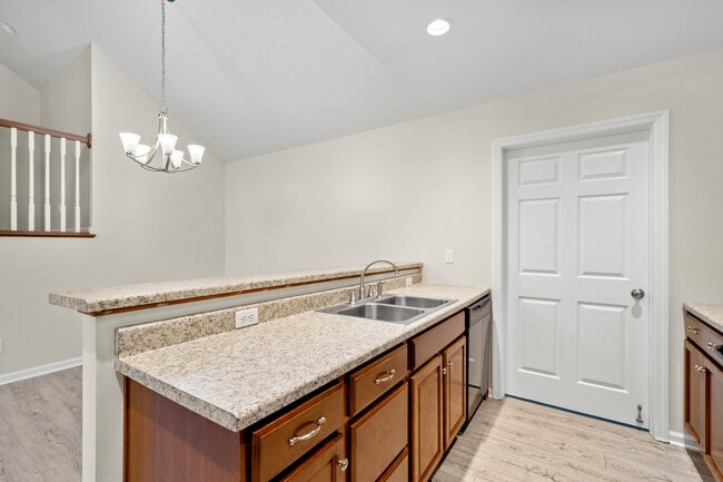 Kitchen/Dining - 74 Nicholas Dr
