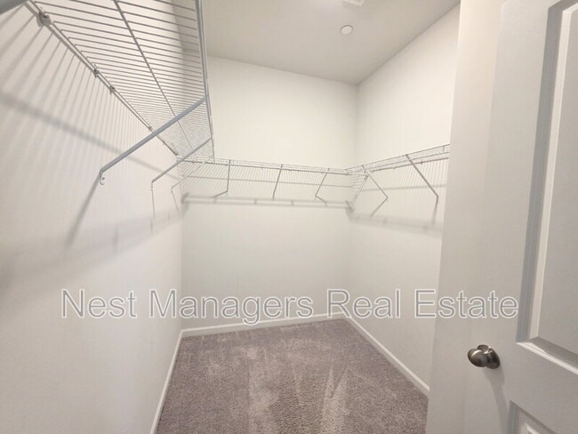 Building Photo - 245 Southern Pl