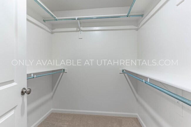 Building Photo - 100 Riverside Drive