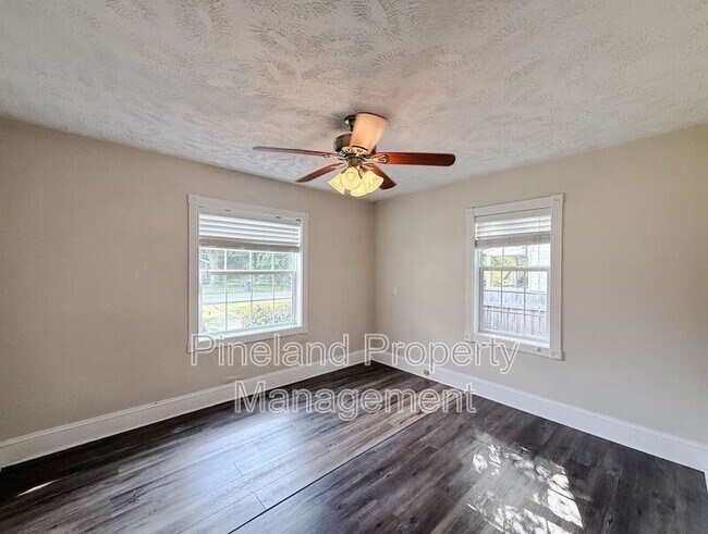 Building Photo - 5300 Walnut Dr