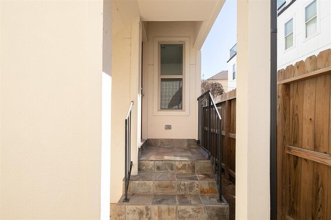 Building Photo - 5743 Kiam St
