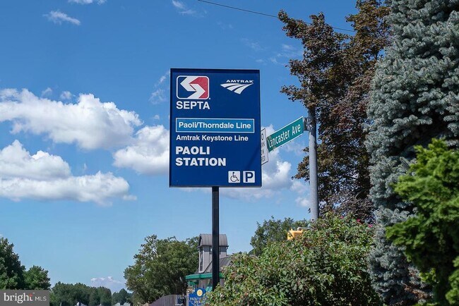 Building Photo - 1 S Valley Rd