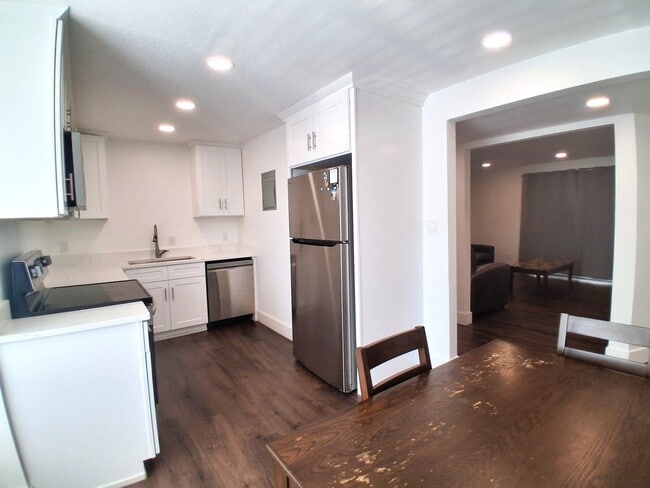 Building Photo - 724 W 1720 N