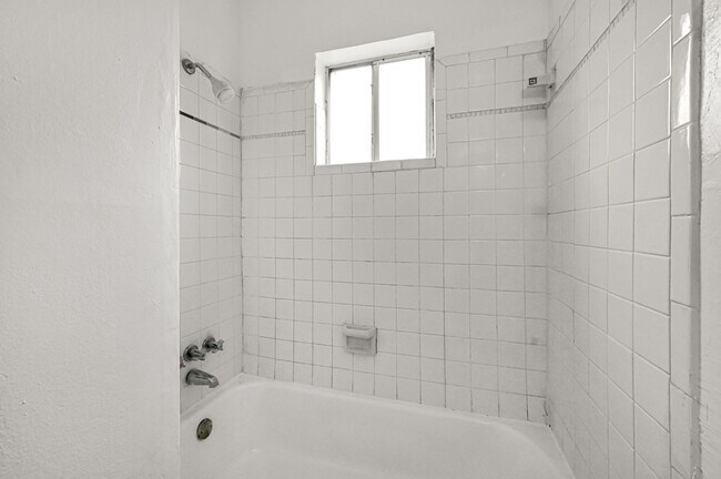 Building Photo - Make this charming studio your new home!