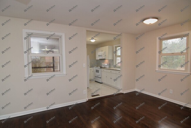 Building Photo - Coming Soon!! 3 Bedroom 1 Bath Home