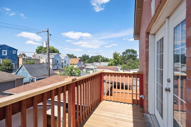 Building Photo - 1724 N Keeler Ave