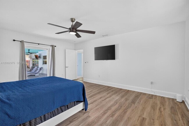 Building Photo - 16840 SW 87th Ave