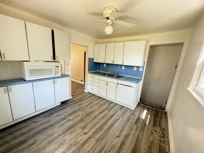 Building Photo - 3 BEDROOM HOME IN WARREN