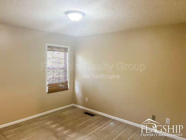 Building Photo - 3813 E Vancroft Cir