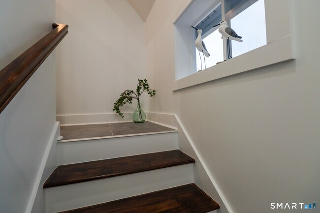 Building Photo - 55 Channing St