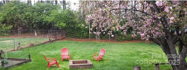 Building Photo - 1601 Starbrook Dr