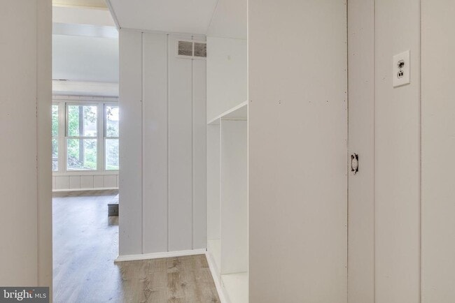 Building Photo - 6525 Byrnes Dr