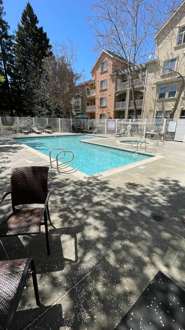 Building Photo - 2255 Showers Dr