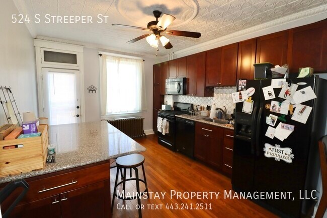 Building Photo - 2 Bed Rowhome in Prime Canton Location!