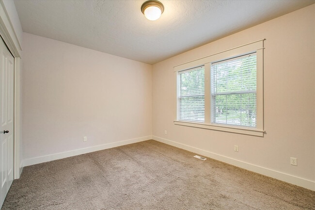 Building Photo - Beautiful Home In Hidden Springs