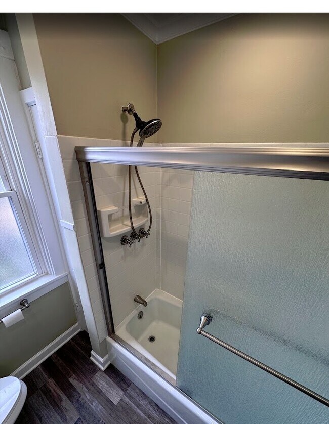 Building Photo - 418 Carl St