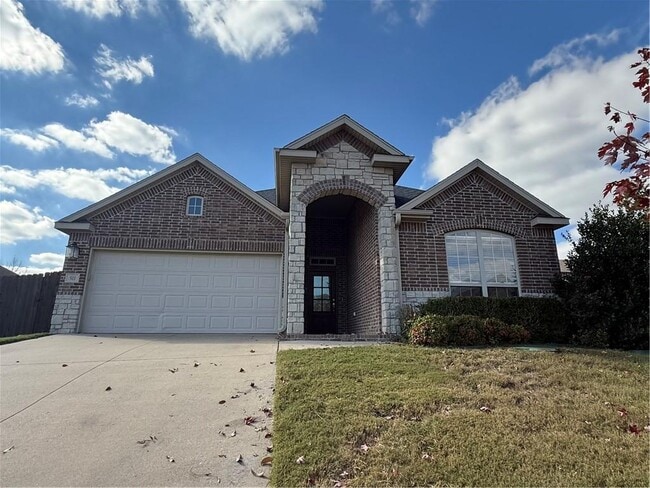 Building Photo - 511 Rustic Creek Ln