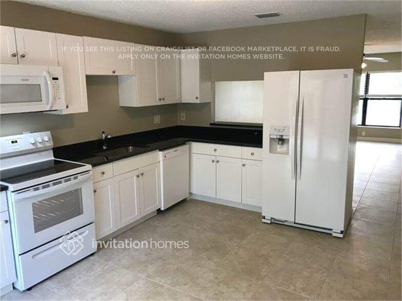 Building Photo - 5994 Ithaca Cir W