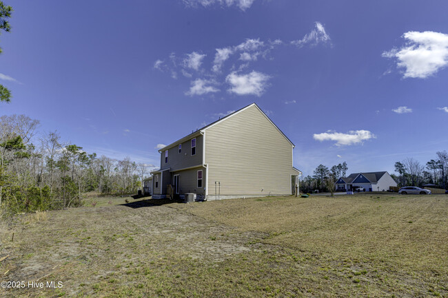 Building Photo - 640 Poppleton Dr