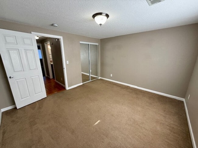 Building Photo - Wheat Ridge 2-story