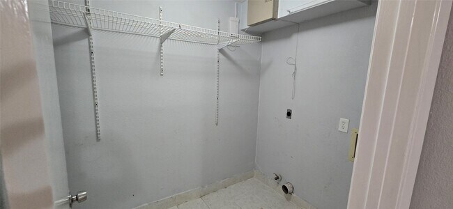 Building Photo - 6311 Dawnridge Dr