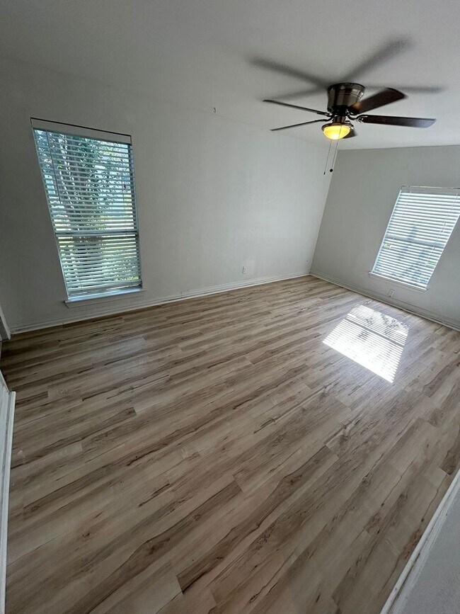 Building Photo - A hassle-free lifestyle