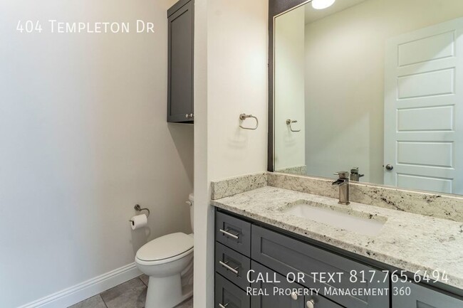 Building Photo - 404 Templeton Dr