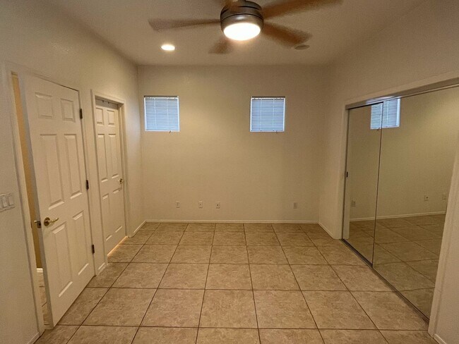 Building Photo - Stunning 3 bedroom 3 bath with Guest House in Sun City Anthem for 55+!