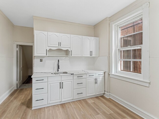 Building Photo - 6558 Limekiln Pike