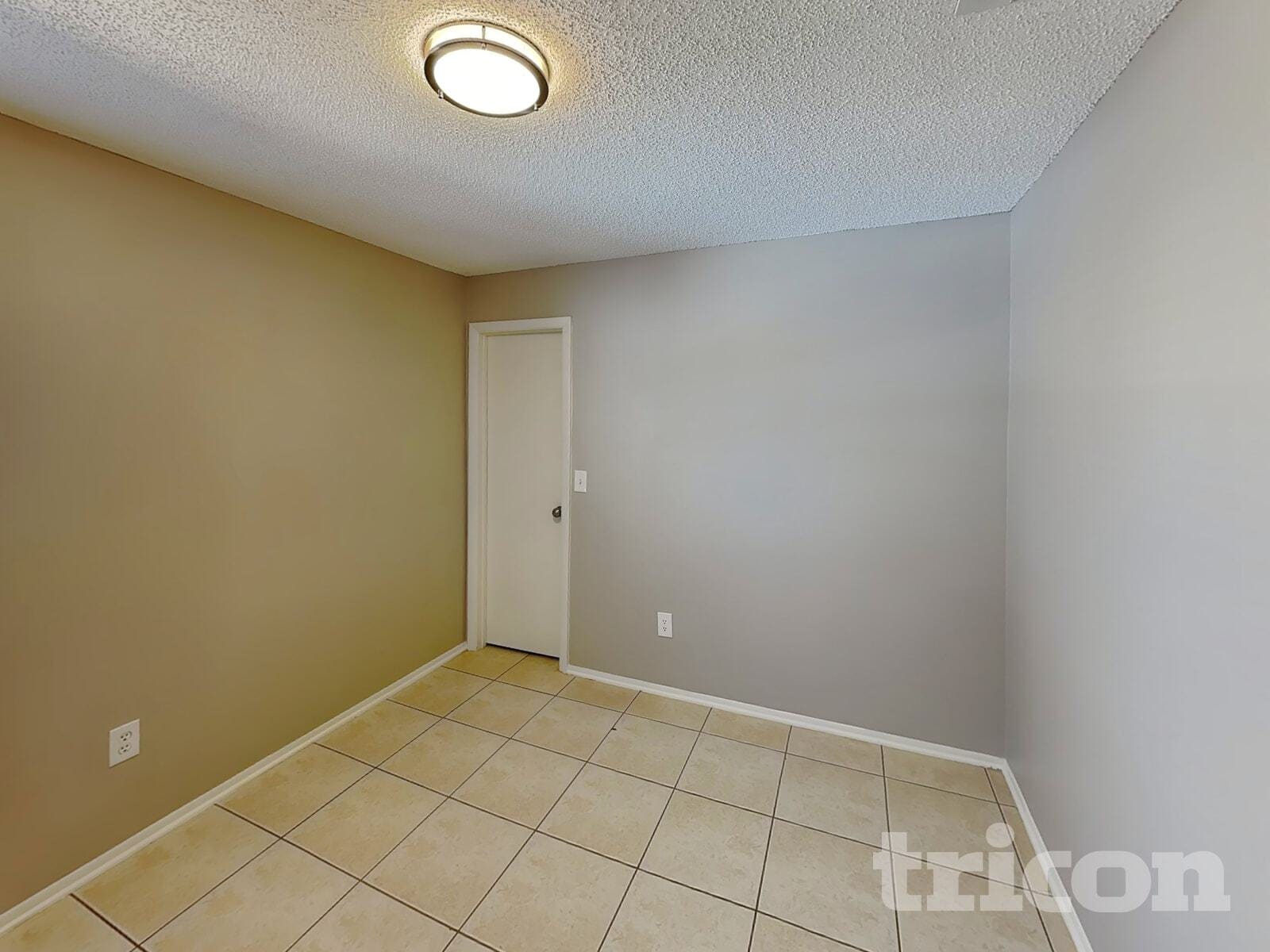 Building Photo - 470 N Sundance Dr