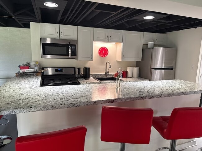 Building Photo - 15125 Washington Ave