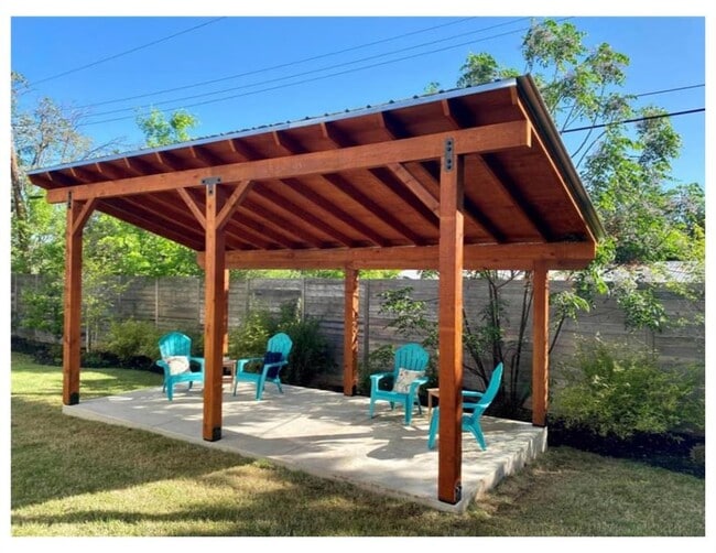 Building Photo - 1105 Lipan Trail