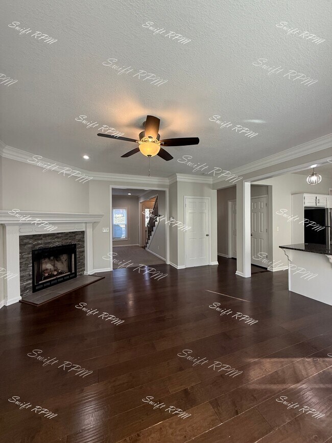 Building Photo - 15602 Maple St