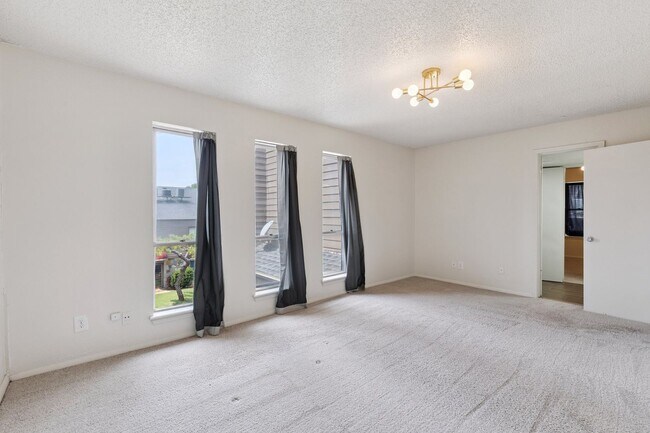 Building Photo - 2400 Sq Ft Condo for Rent Near Shopping