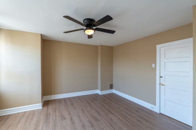 Building Photo - Newly rehabbed 3 bedroom