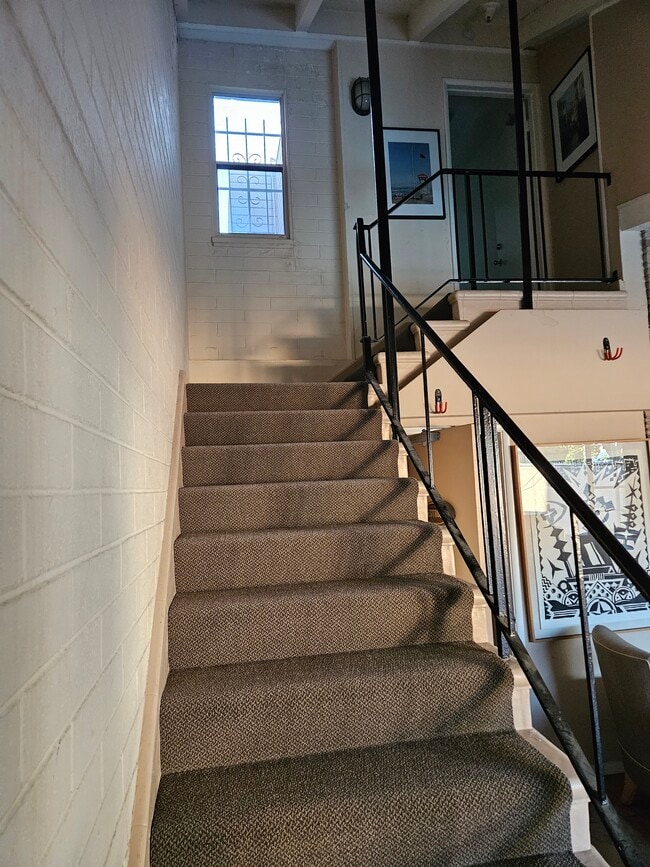 Building Photo - 4110 W Burbank Blvd